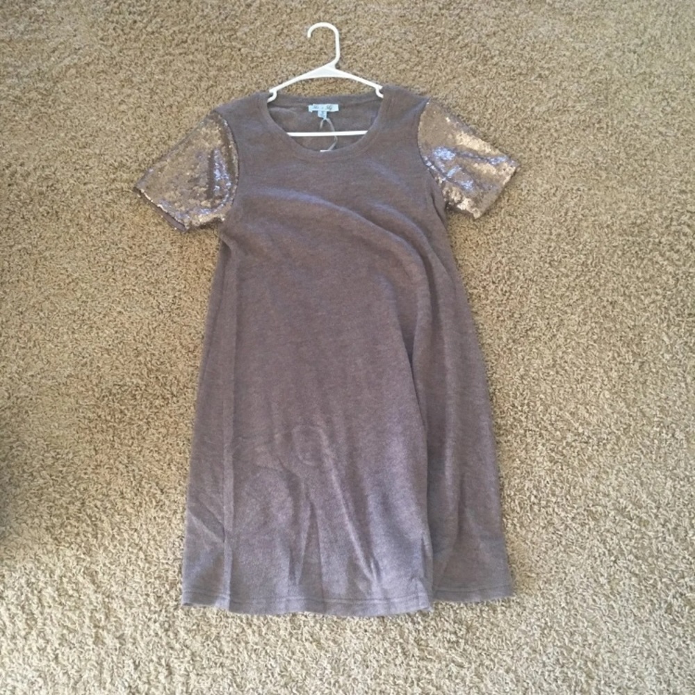 Super cute women’s tee shirt dress!